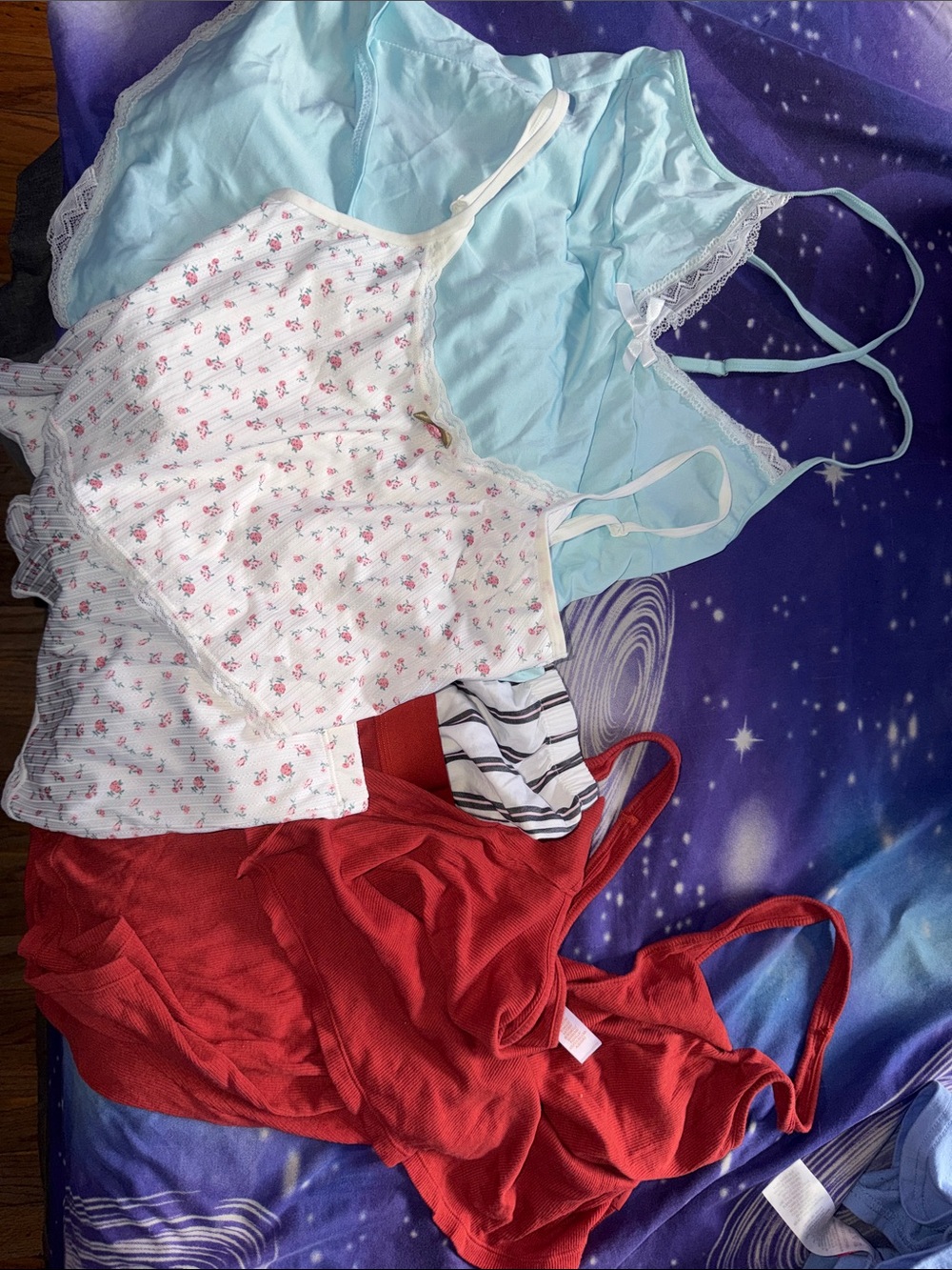 Women’s 3 pj sets and 1 pj short